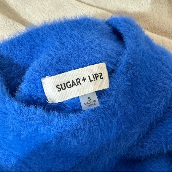 Blue eyelash sweater woman size Small ✨ - Picture 7 of 7